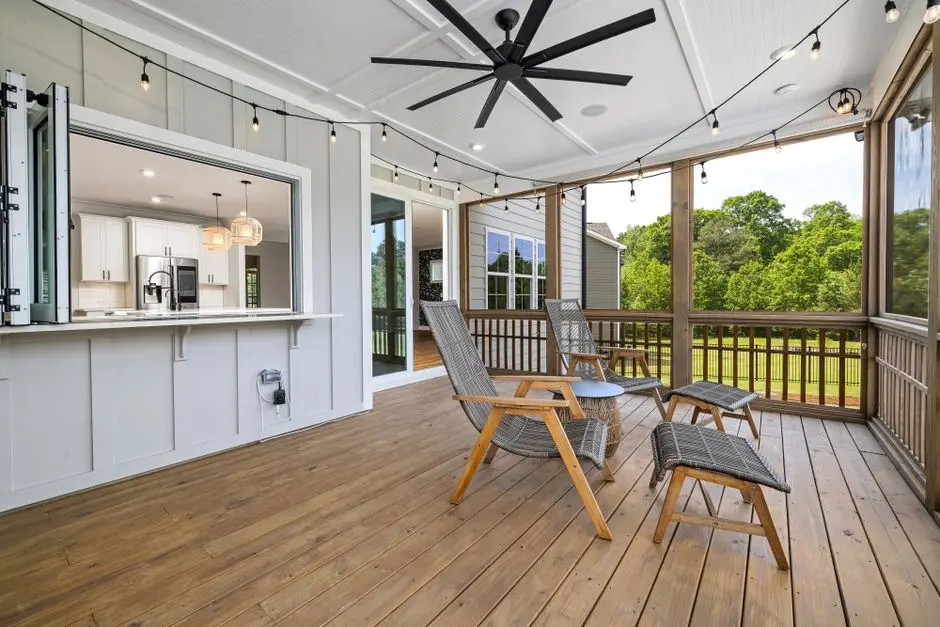 Bi-Fold Windows
